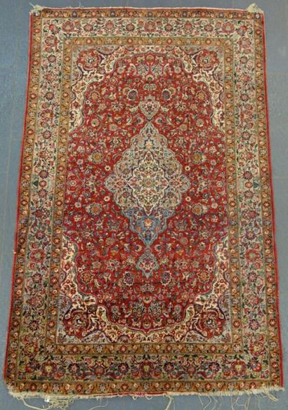 TAPIS PESAN KASHAN MILIEU XX° 
CHAINE ET...