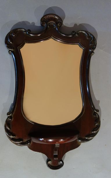 Angleterre, petit miroir à console en acajou,...