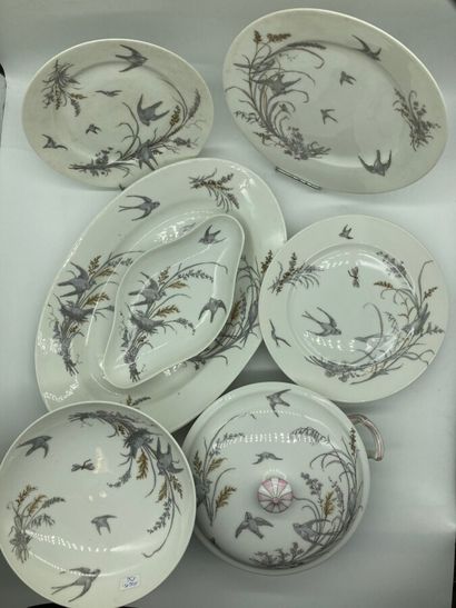 Service de table en porcelaine composé d'une...