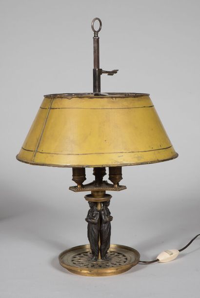 Lampe bouillotte en bronze argenté et patiné...