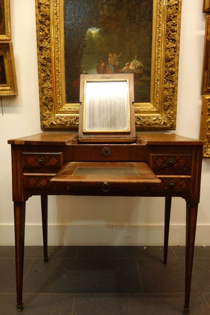 Coiffeuse dans le style Louis XVI, en bois...