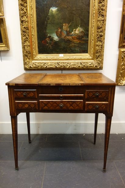 Coiffeuse dans le style Louis XVI, en bois...