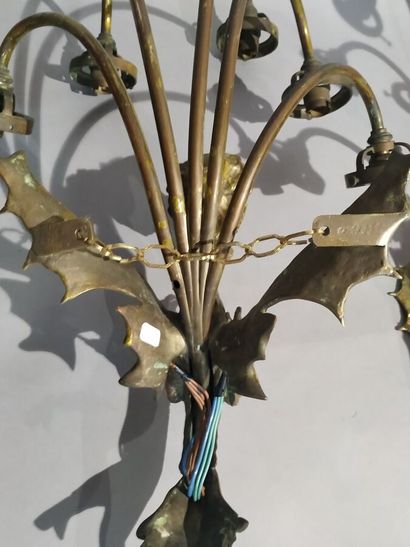 Paire d'appliques en bronze ornées de dragons...