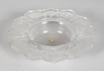 Lalique France, coupe « Honfleur » en verre...