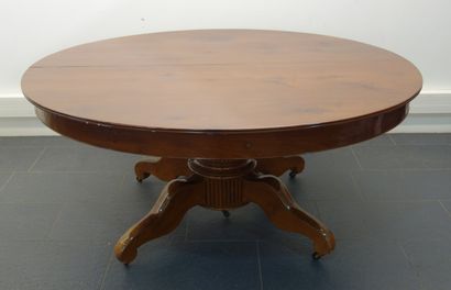 Grande table à allonges en acajou et placage...