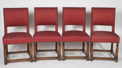 Huit chaises en noyer, patiné dans le style...