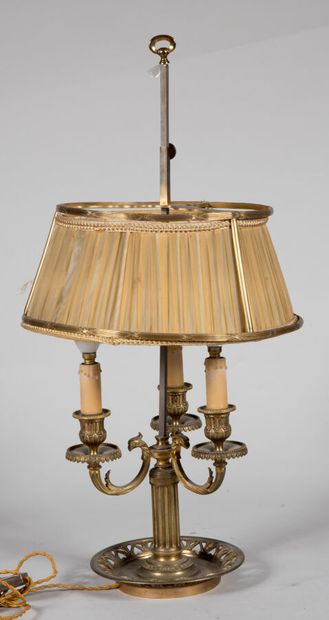 Lampe bouillotte, en bronze doré, à trois...