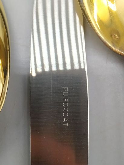 PUIFORCAT.

Partie de ménagère en vermeil...
