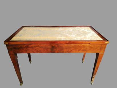Table tric-trac en acajou et placage d'acajou...