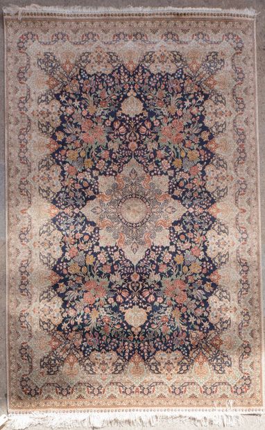 TAPIS PERSAN ORIGINE TABRIZ CHAINE ET VELOURS...