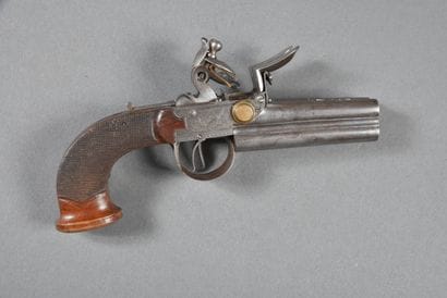 Pistolet à coffre à 4 canons à 2 chiens dessus,...