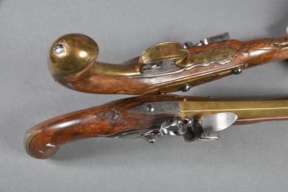 Paire de pistolets à silex d'officier de...