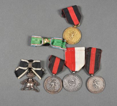 Médailles et rubans de Sapeurs-Pompiers,...