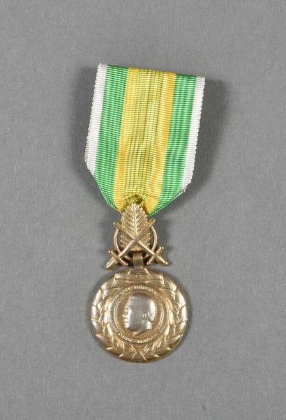 France/VIETNAM. Médaille du Mérite Militaire,...