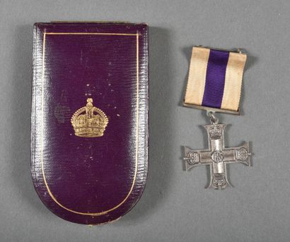 ANGLETERRE. MILITARY CROSS GV, dans son ...
