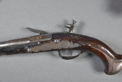 Pistolet à silex, signé 