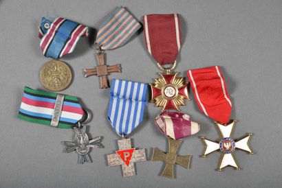 POLOGNE. Médailles des 2 Guerres mondiales,...