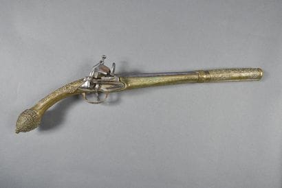 Pistolet à silex, platine de style chenapan,...