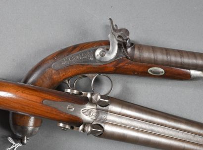 Paire de pistolets d'officier à 2 canons...