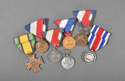 France. Médailles des Anciens Sous-Officiers...