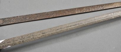 Rapière et épée médiévale, copies, lot de...