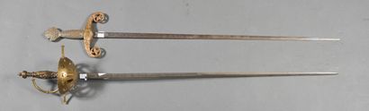 Rapière et épée médiévale, copies, lot de...