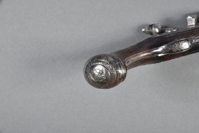 Pistolet à silex, signé 