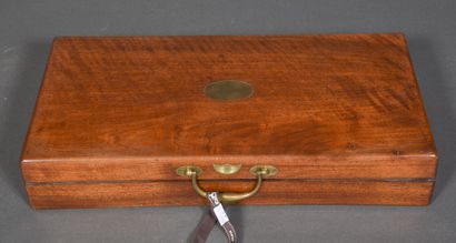 Coffret avec paire de pistolets LEPAGE. Pistolets...