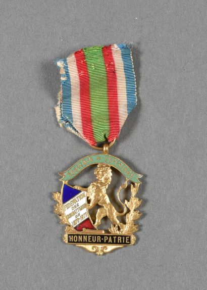 France. Médaille de la Fédération des Combattants...