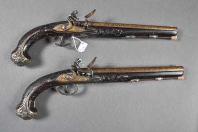 Paire de pistolets d'arçon à silex à canons...
