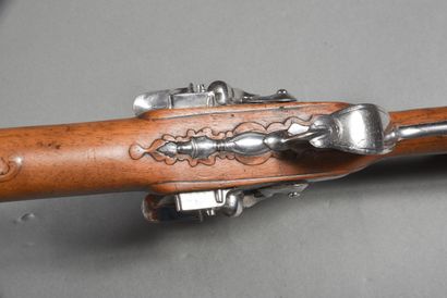 Shotgun with 2 juxtaposed barrels (length....