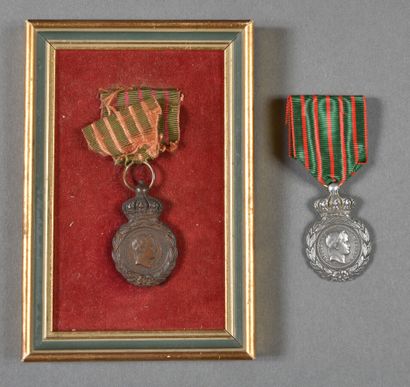 France. Médaille de SAINTE HELENE (1 dans...