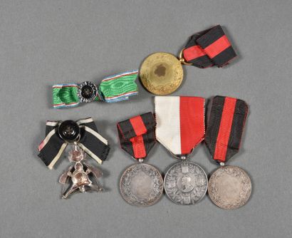 Médailles et rubans de Sapeurs-Pompiers,...