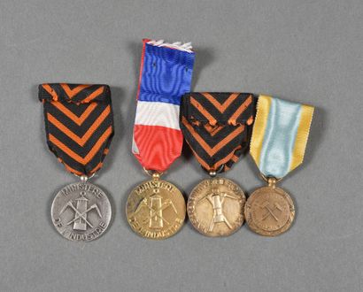 Médaille d'Honneur des MINES (3), et des...
