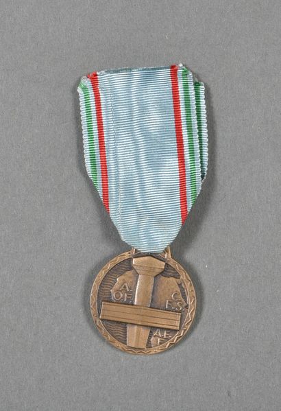 France. Médaille de l'AFRIQUE NOIRE (AOF.CFS.AEF.),...