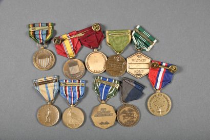 ETATS UNIS. Médailles militaires diverses,...