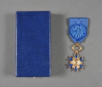 ORDRE NATIONAL DU MERITE, officier métal...