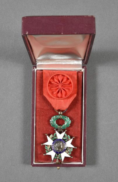 France. LEGION D'HONNEUR 4°REPUBLIQUE, officier...