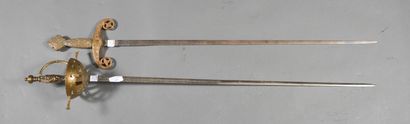 Rapière et épée médiévale, copies, lot de...
