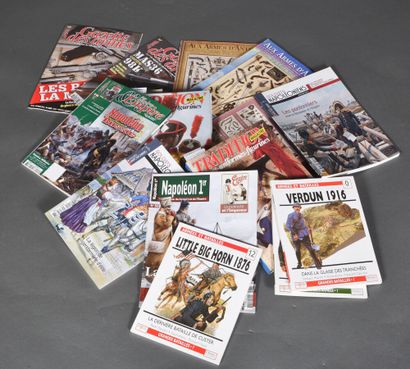 REVUES, documentations sur les uniformes...