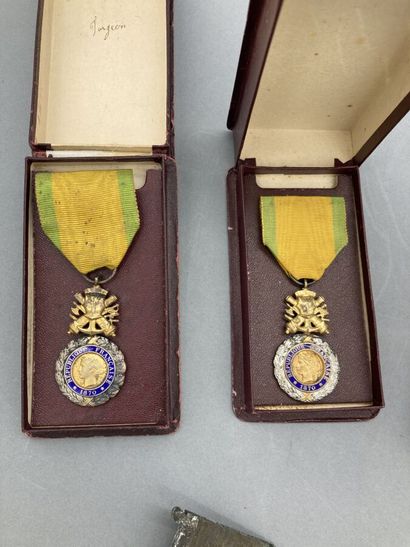 Médaille Militaire 3°République à trophée...