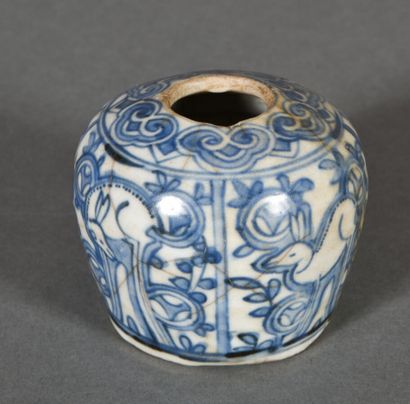 Small blue and white porcelain pot, decorated...