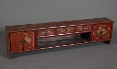 Low enfilade piece of furniture, which can...
