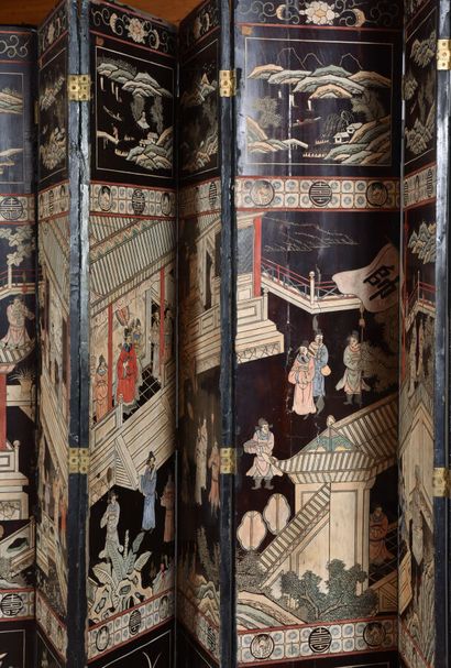 Large eight-leaf lacquered wood screen decorated...