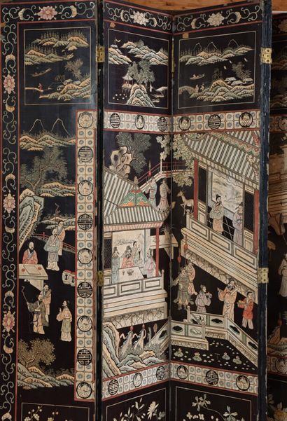 Large eight-leaf lacquered wood screen decorated...