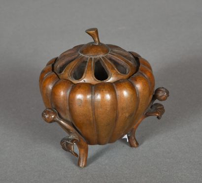 Small Koro incense burner in bronze, in the...