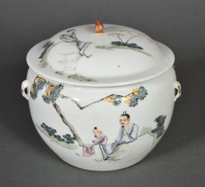 Porcelain covered bowl, with polychrome decoration...