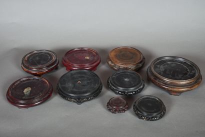 Set of nine circular wooden bases, three...