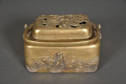 Small covered brazier with handle, in bronze...