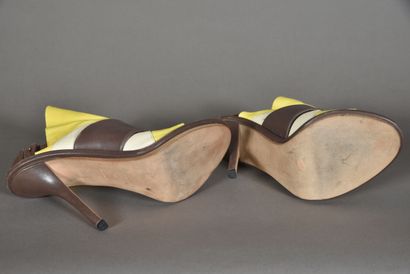 BALENCIAGA - Pair of pumps with yellow and...